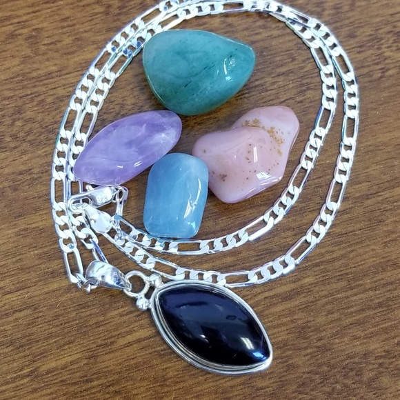 Jewelry - Genuine amethyst silver pendant